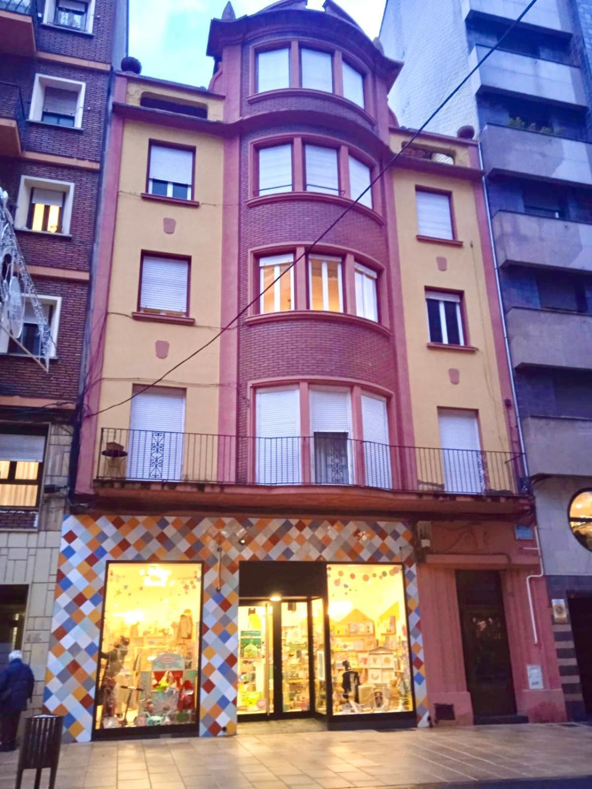 Segundo Antolin Yellow Door Ponferrada