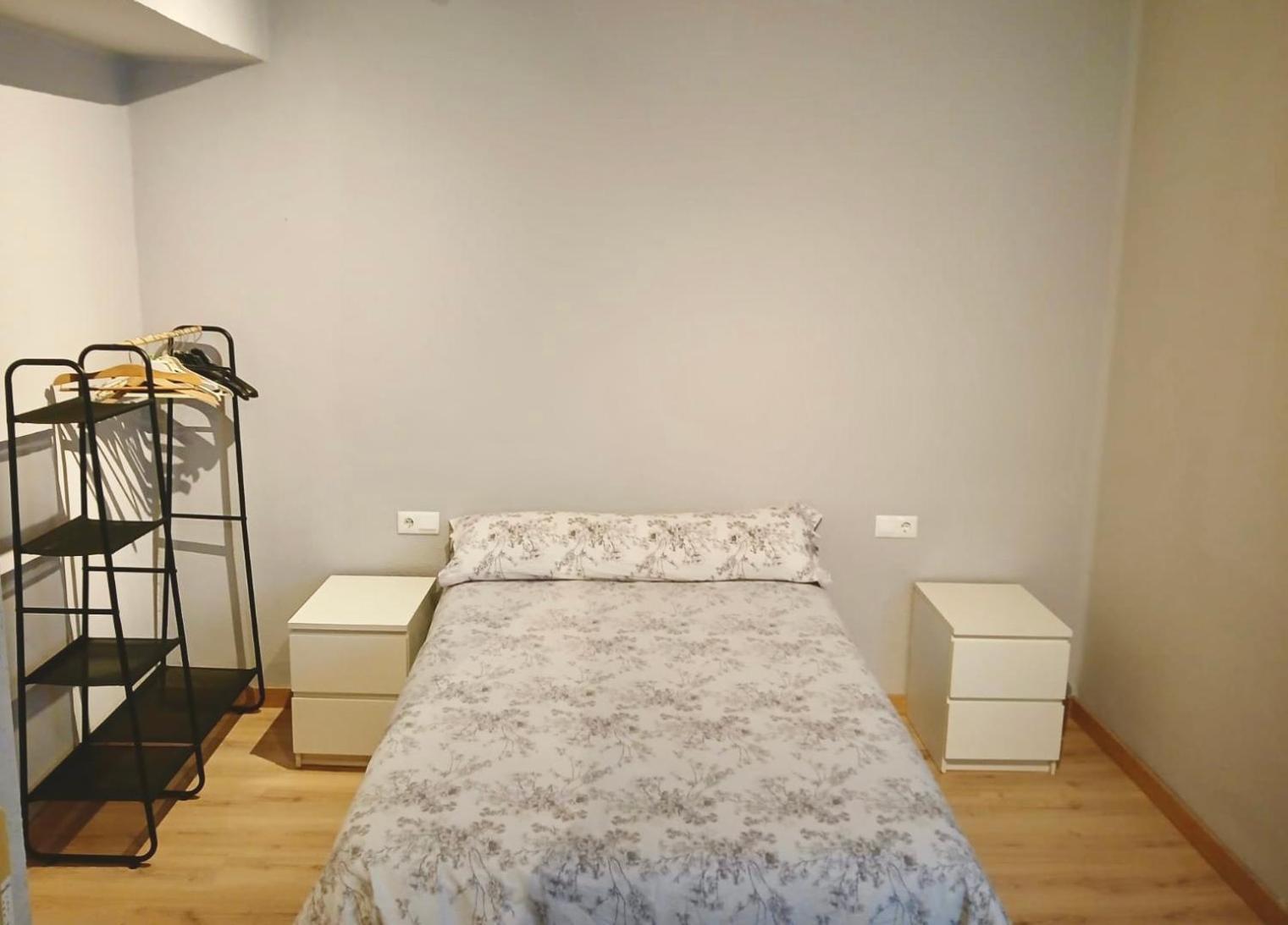 Segundo Antolin Yellow Door Apartment *